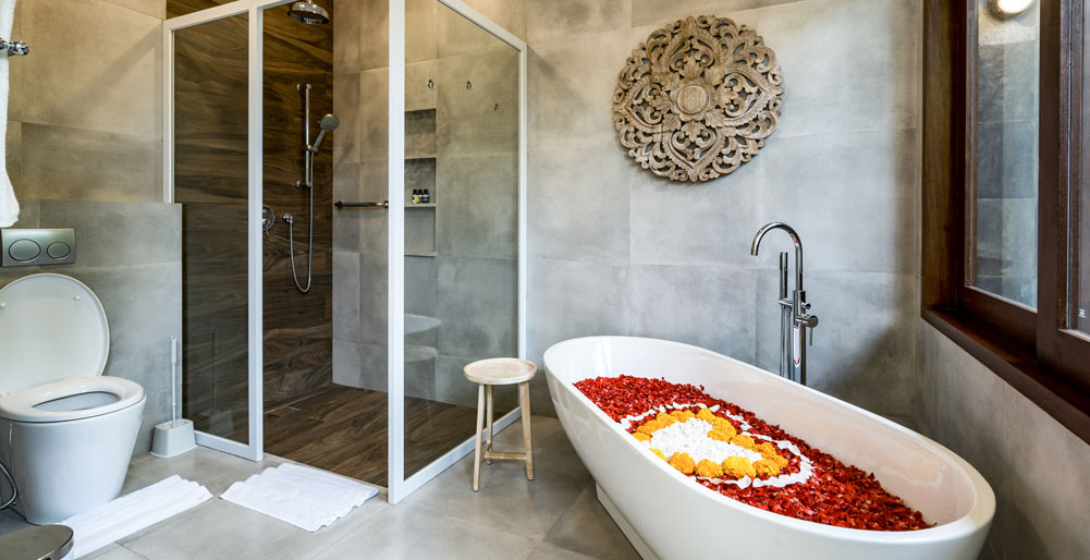 Pala Ubud - Villa Batur - Soothing en suite freestanding bathtub